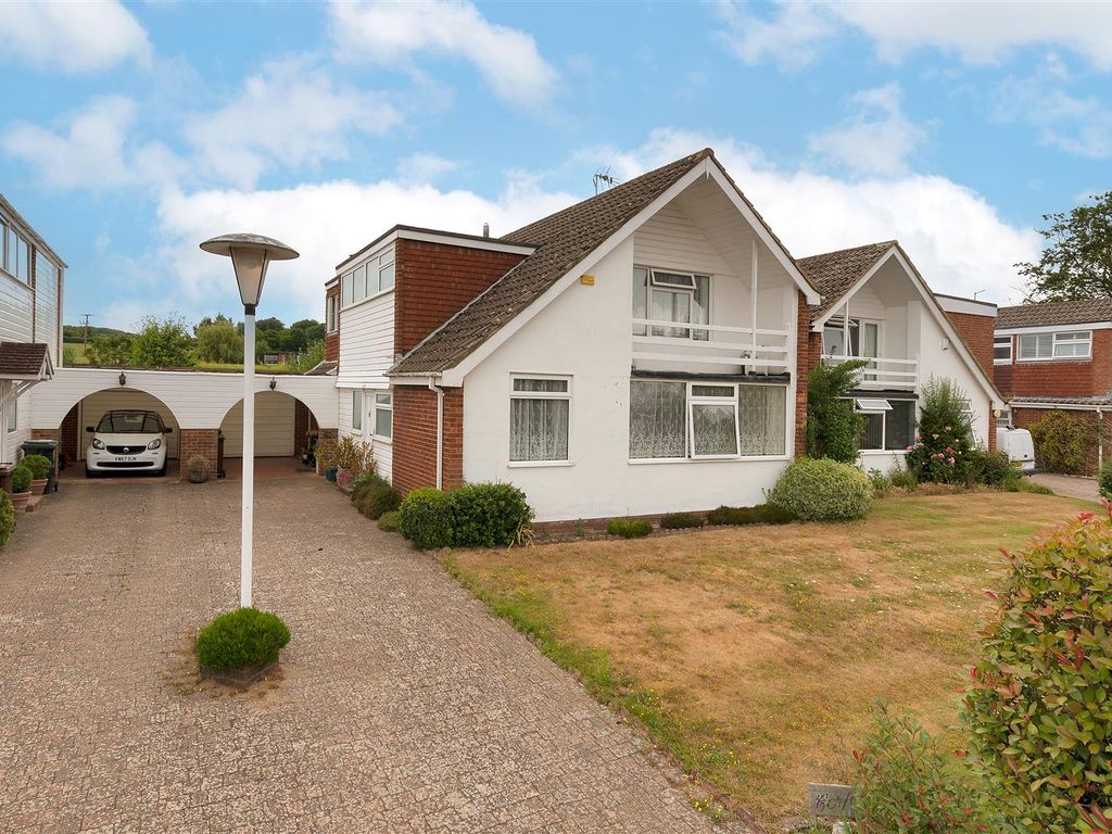 3 bed detached house for sale in Church Close, Mereworth, Maidstone