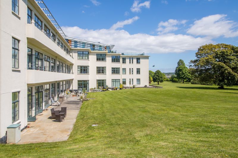 2 bed flat for sale in Headlands, Hayes Point, Sully CF64, £180,000 Zoopla