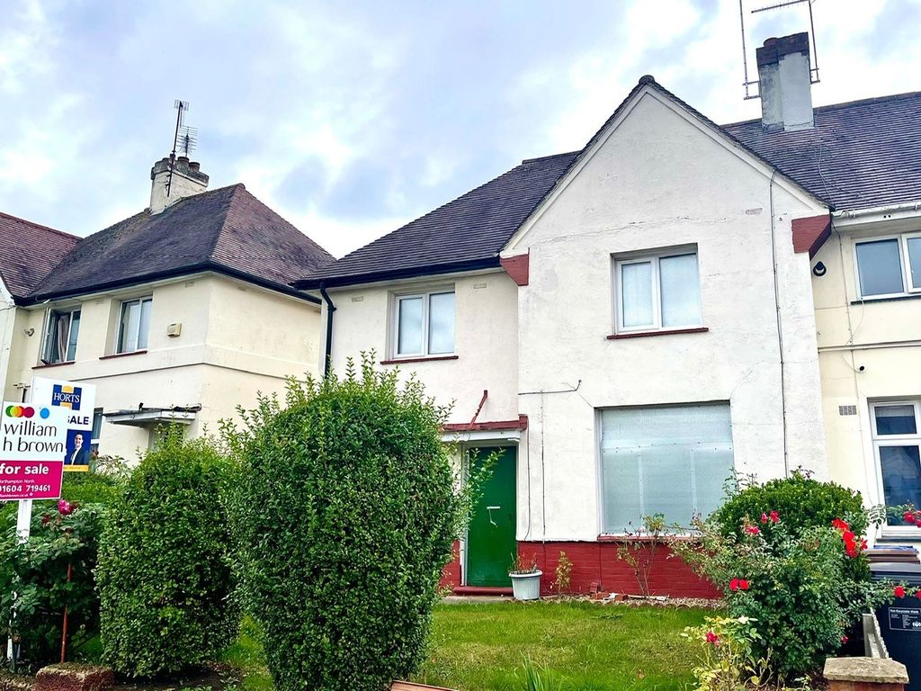 3 bed end terrace house for sale in Hazeldene Road, Northampton NN2