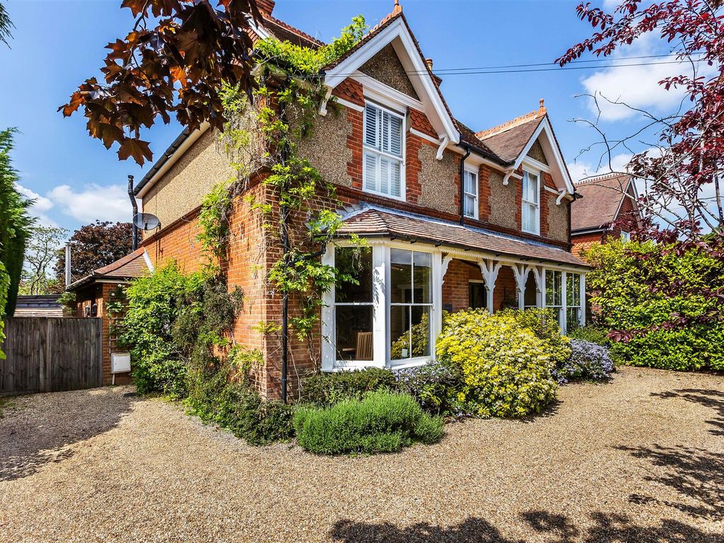 4 bed detached house for sale in Bridge Road, Cranleigh, Surrey GU6, £