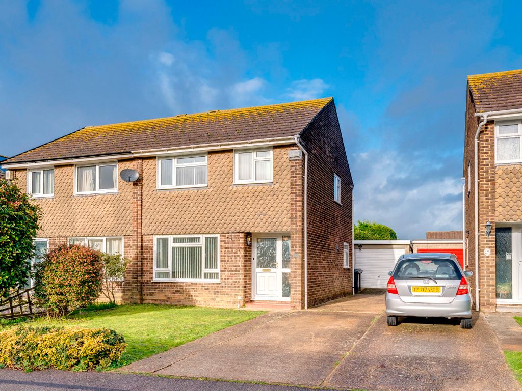 3 bed semidetached house to rent in Rockall Drive, Hailsham BN27, £