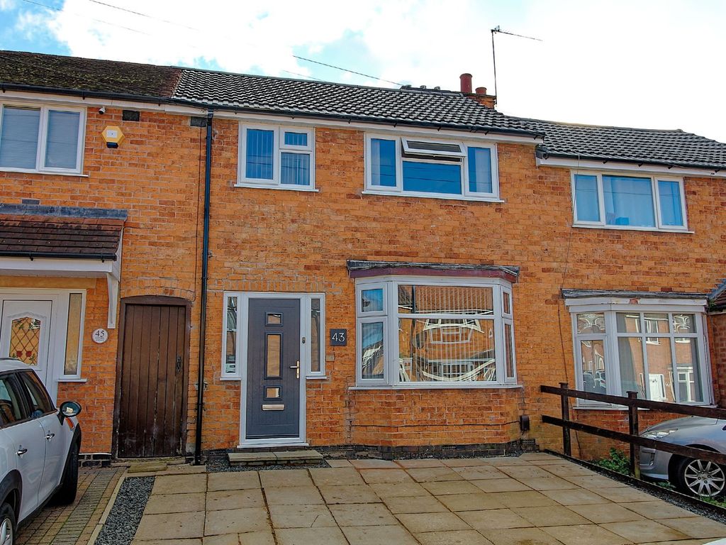 3 bed terraced house for sale in Estoril Avenue, Wigston LE18, £260,000