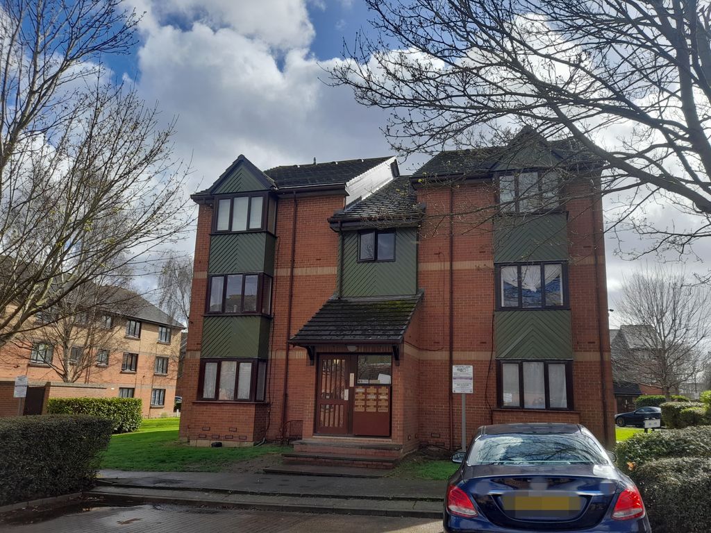 Studio to rent in Maltby Drive, Enfield, London EN1 Zoopla