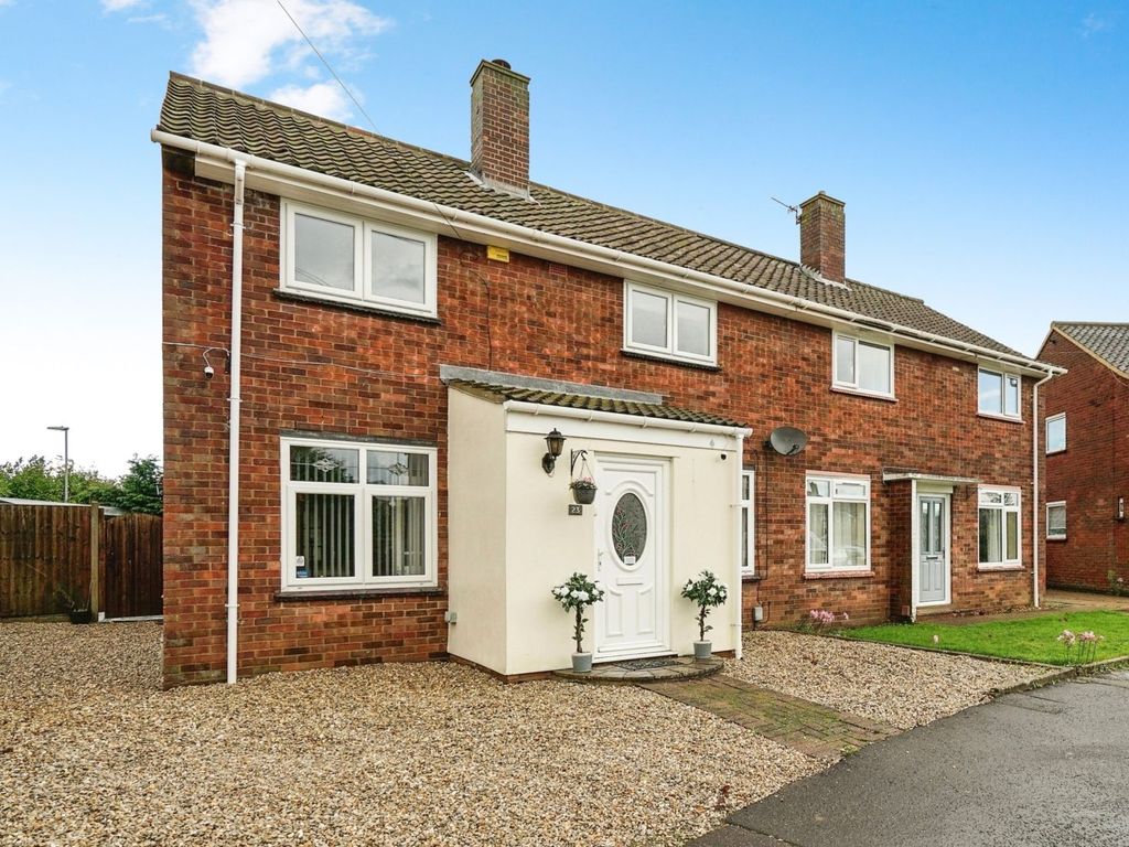 3 bed semidetached house for sale in Marryat Road, Norwich NR7, £