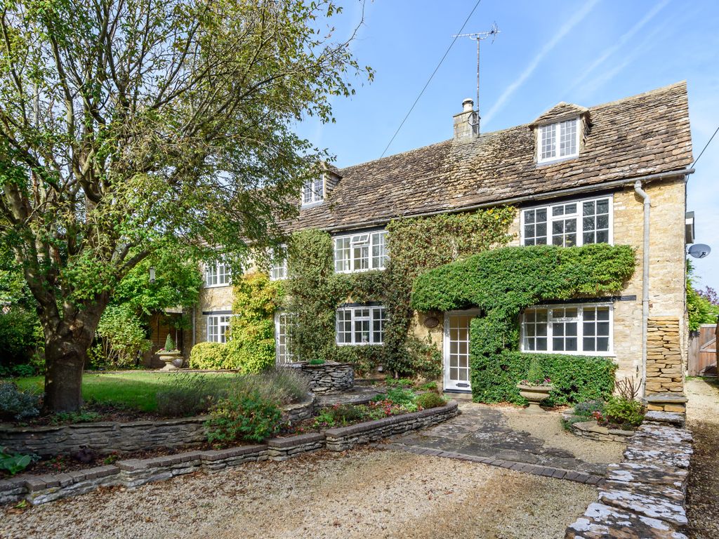 3 bed semidetached house for sale in School Lane, South Cerney