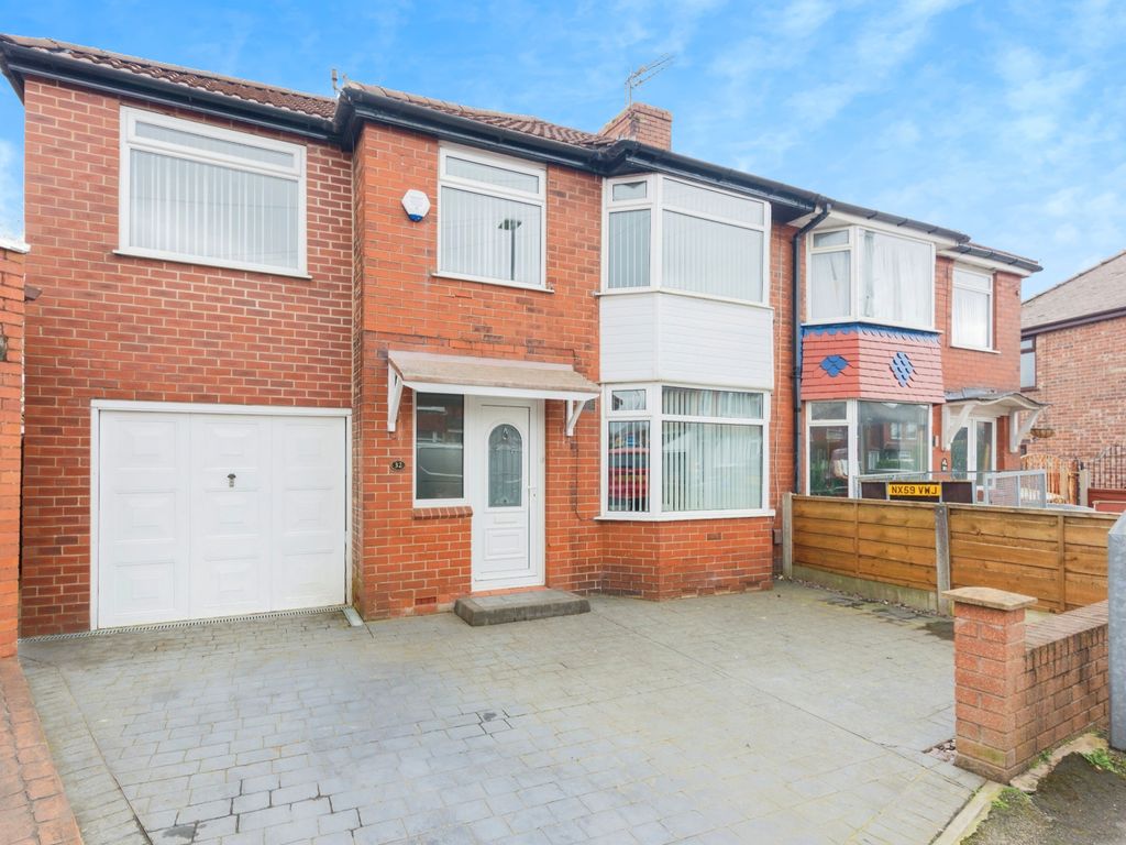 3 bed semidetached house for sale in Milton Road, Manchester M34, £