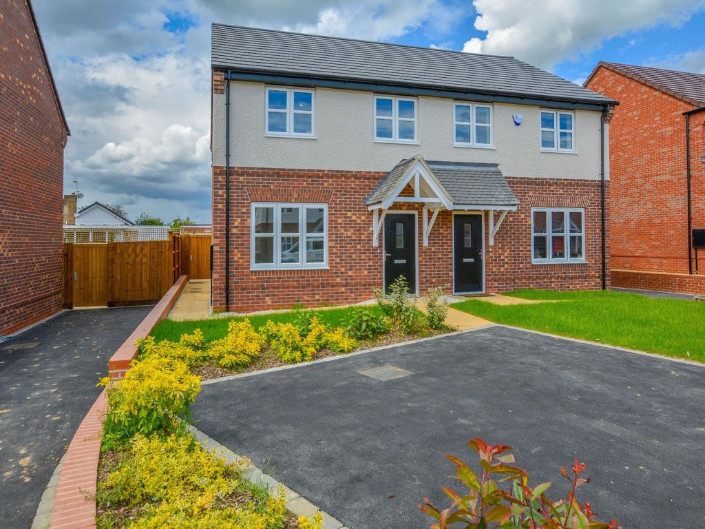 3 bed semidetached house to rent in Jamie Marcus Way, Oadby, Leicester