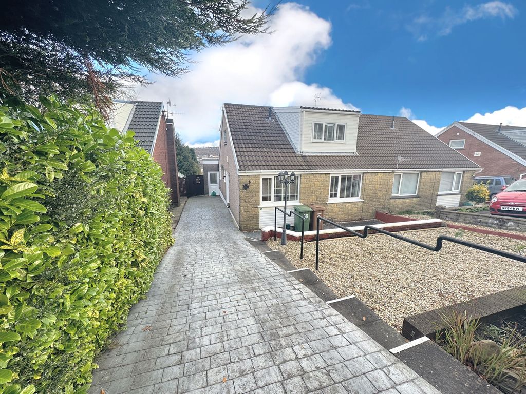 4 bed semidetached bungalow for sale in Forest Avenue, Cefn Hengoed
