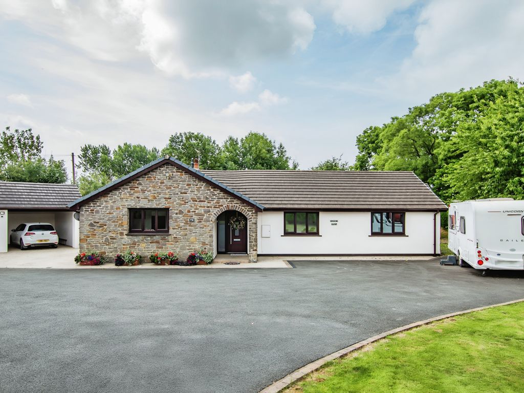 5 bed bungalow for sale in Green Meadow Close, East Williamston, Tenby