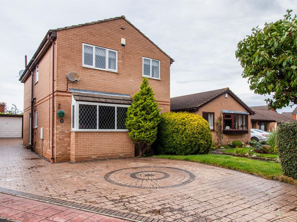 5 bed detached house for sale in Woodmoor Rise, Crigglestone, Wakefield