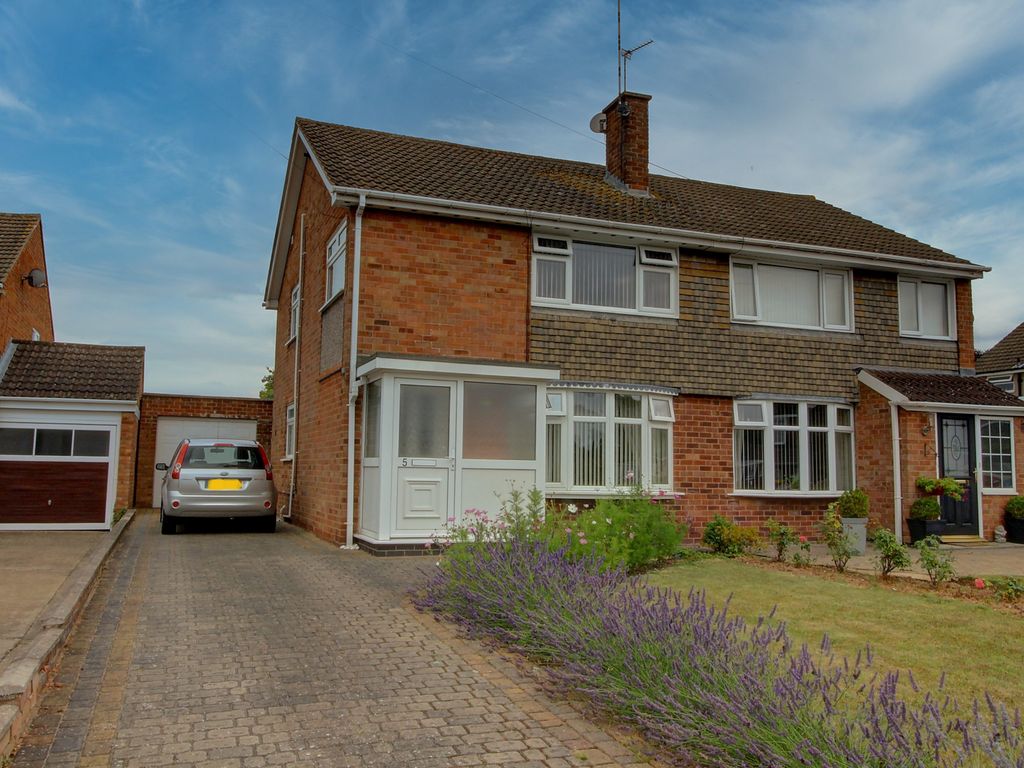 3 bed semidetached house for sale in Beechwood Avenue, Leicester