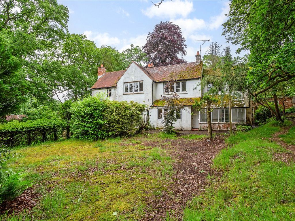 3 bed detached house for sale in Sandrock Hill Road, Wrecclesham