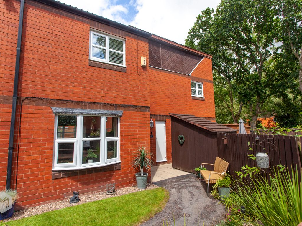 3 bed semidetached house for sale in Whitworth Close, Birchwood