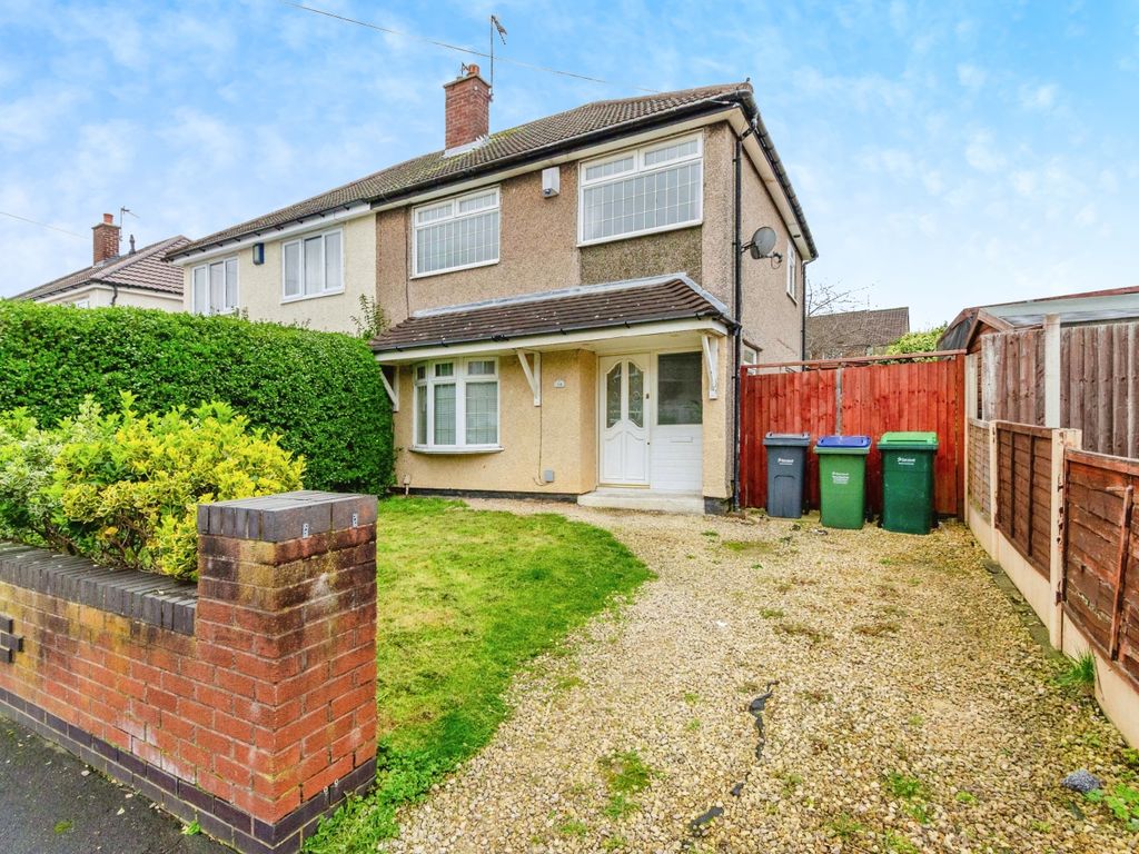 3 bed semidetached house for sale in Berkshire Crescent, Wednesbury