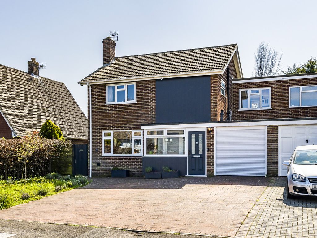 4 bed semidetached house for sale in Greenfields, Maidstone ME15, £