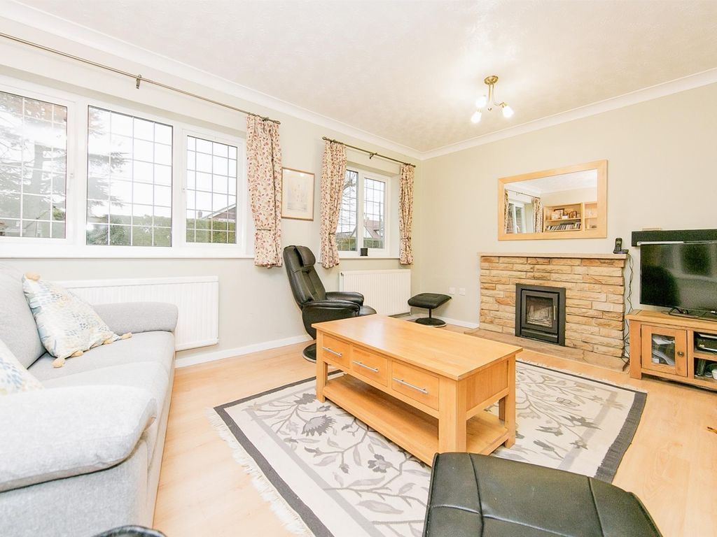 4 bed detached house for sale in New Thorpe Avenue, ThorpeLeSoken