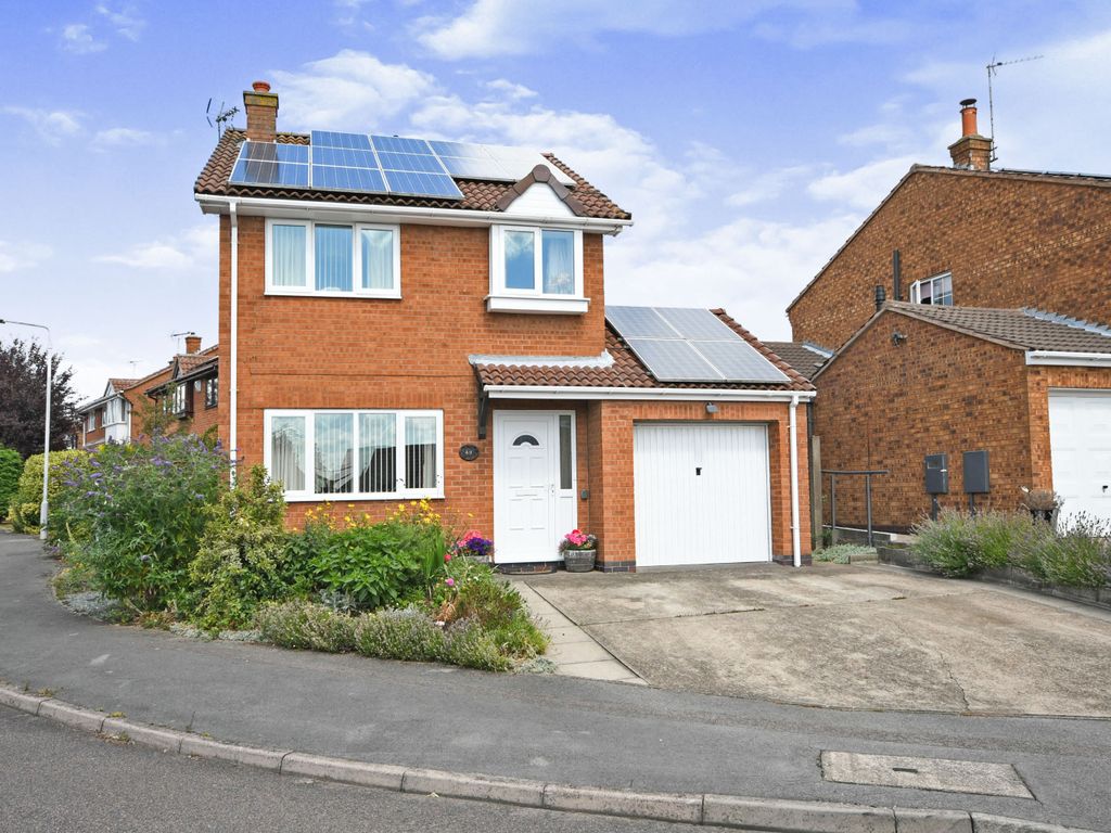 3 bed detached house for sale in Sycamore Close, Rainworth, Mansfield