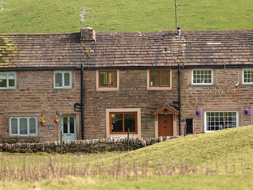 2 bed cottage for sale in Sparrable Row, Briercliffe, Lancashire BB10