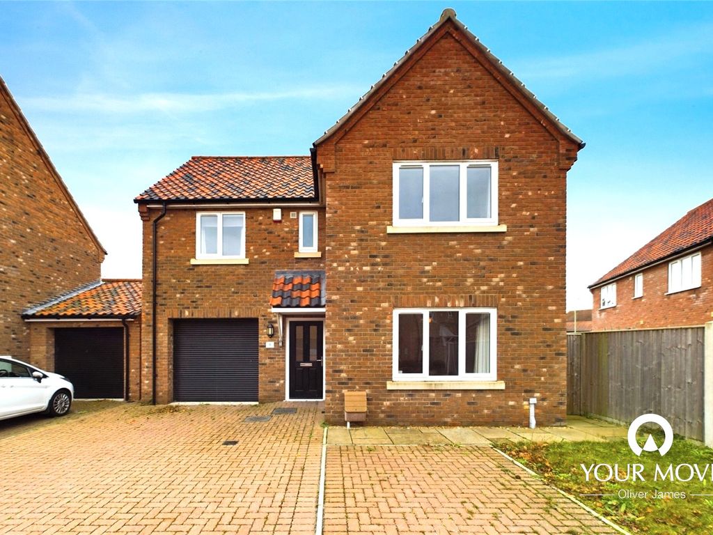 4 bed detached house for sale in Davey Close, Beccles, Suffolk