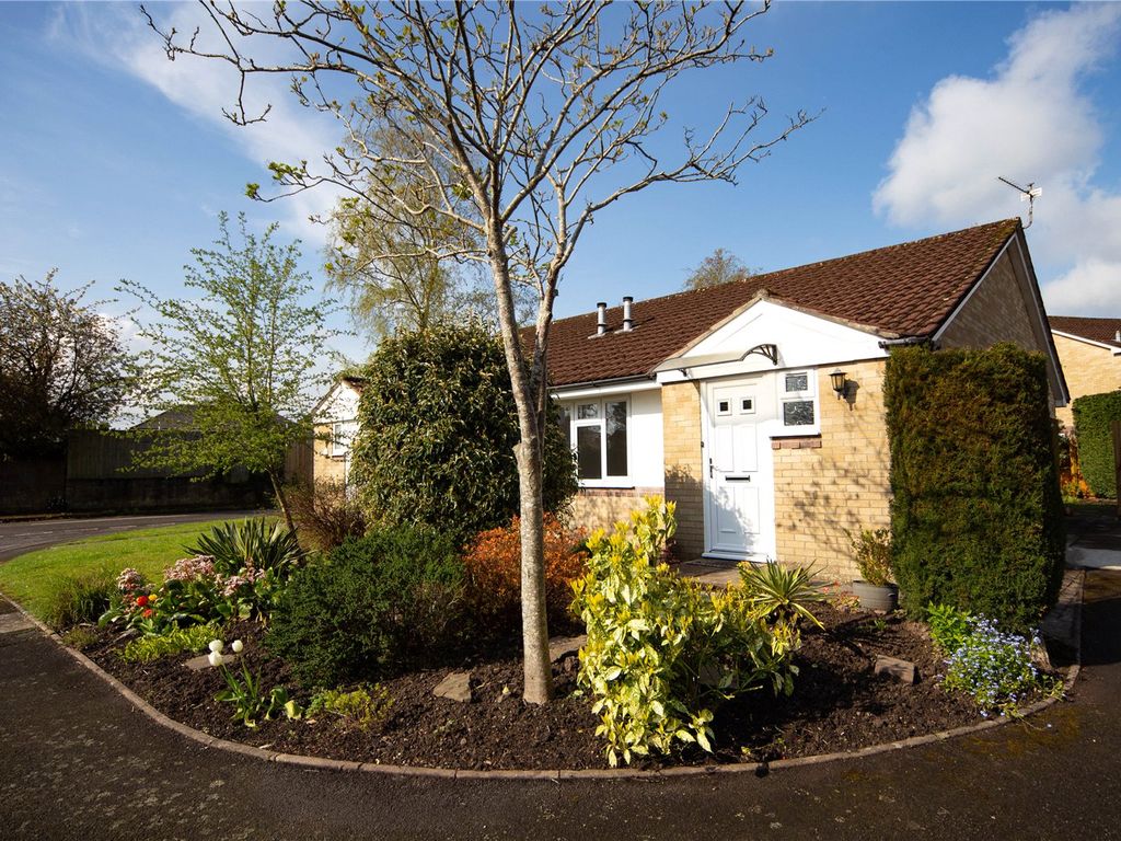 2 bed bungalow to rent in Silver Birch Close, Whitchurch, Cardiff CF14
