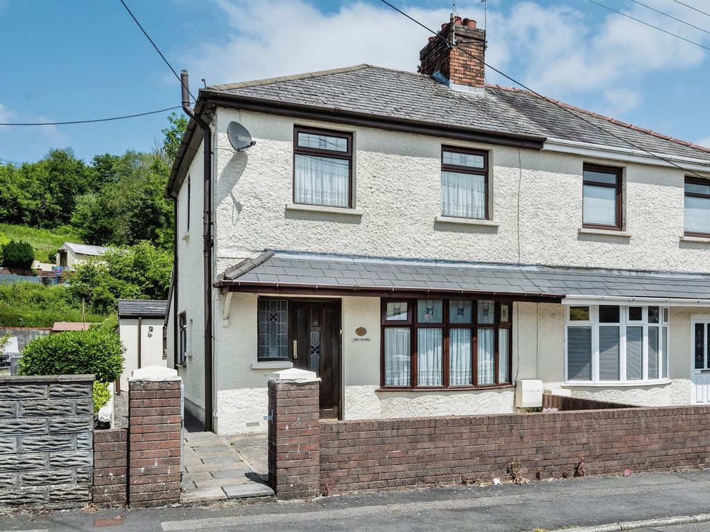 3 bed semidetached house for sale in Woodland Park, Glynneath, Neath