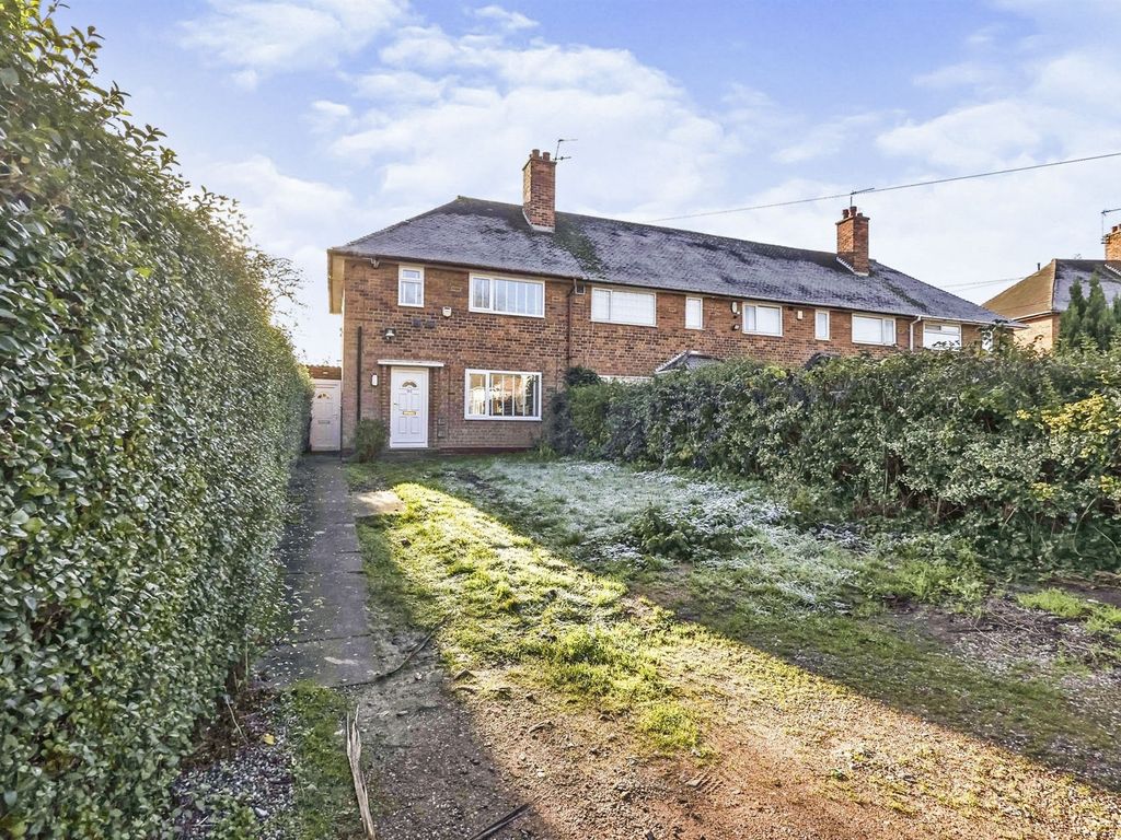 2 bed end terrace house for sale in Clopton Road, Kitts Green