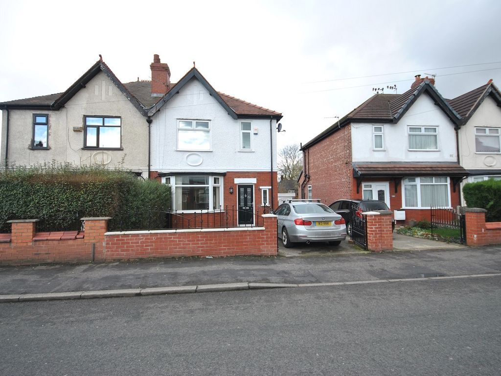 3 bed semidetached house for sale in Worsley Road, Eccles Manchester