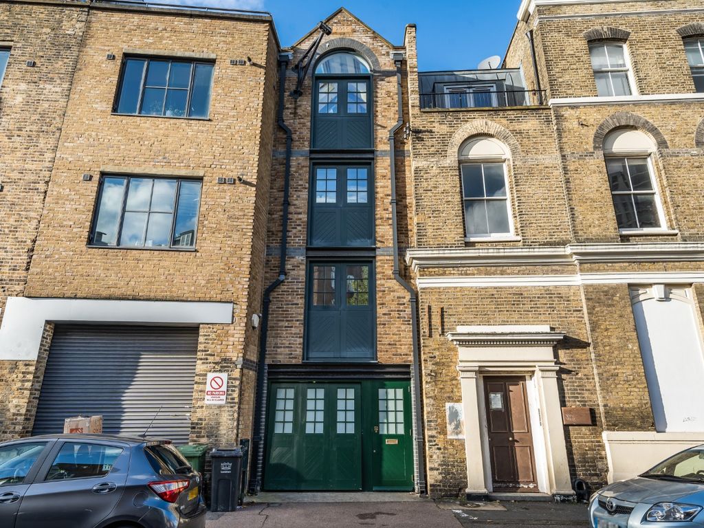 3 Bed Terraced House To Rent In Hanseatic House Harton Street London 3 Bed Terraced House To Rent In Hanseatic House Harton Street London