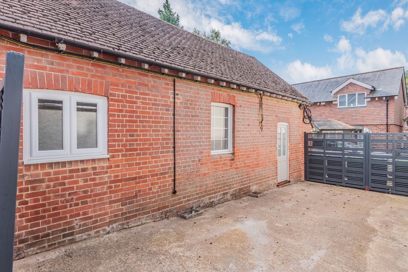 2 bed semidetached house to rent in Crossways Road, Grayshott