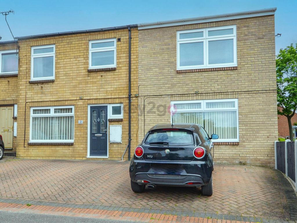 4 bed end terrace house for sale in May Tree Lane, Waterthorpe