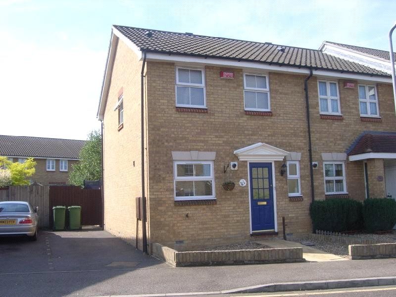 3 bed end terrace house for sale in Swallow Close, Chafford Hundred