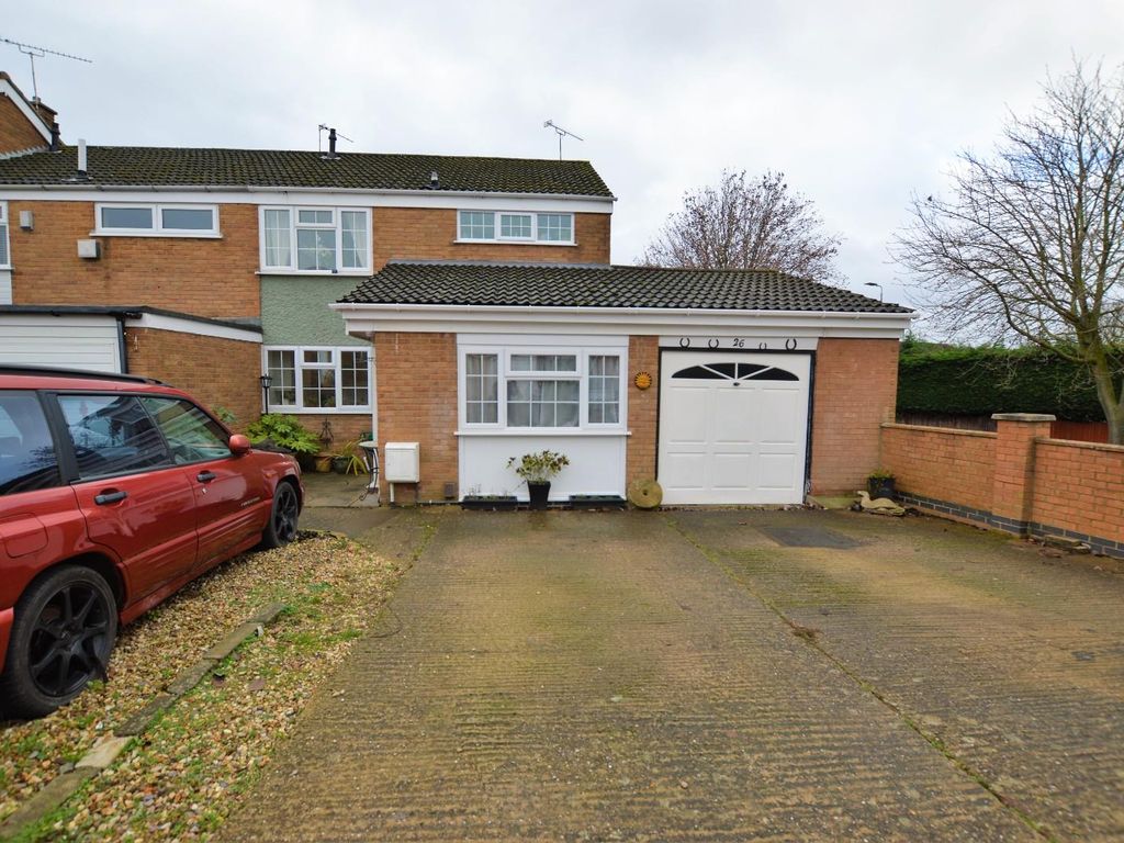 3 bed semidetached house for sale in Camborne Close, Wigston