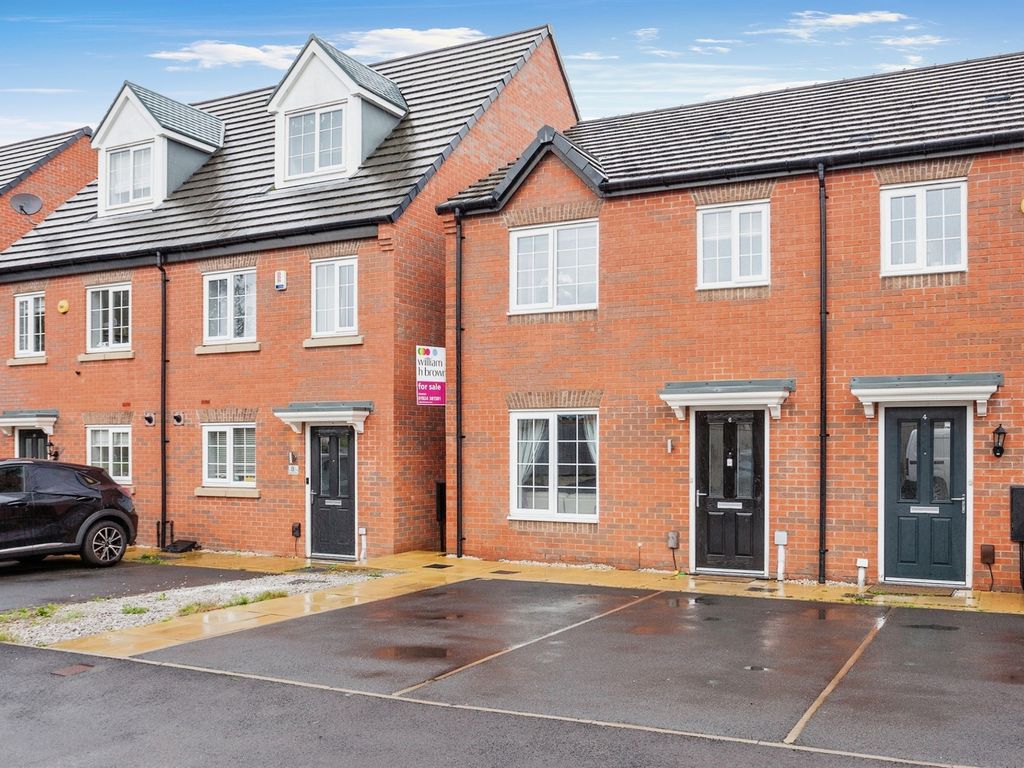 3 bed town house for sale in Crigglestone Way, Crigglestone, Wakefield