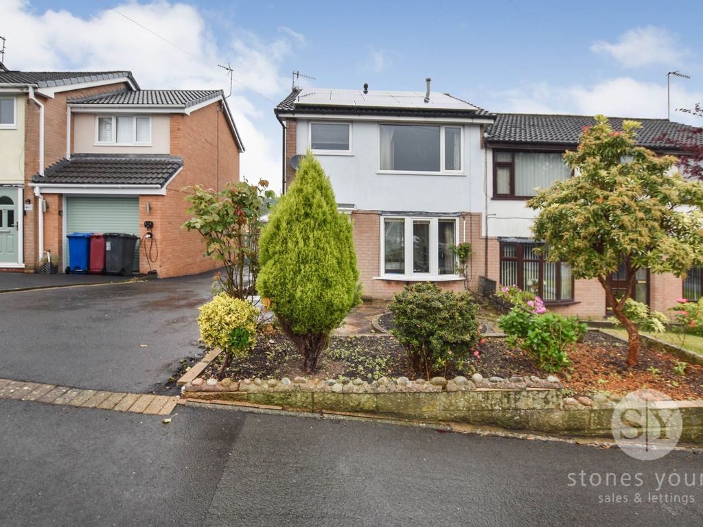 3 bed semidetached house for sale in Pinewood, Blackburn BB2, £150,000