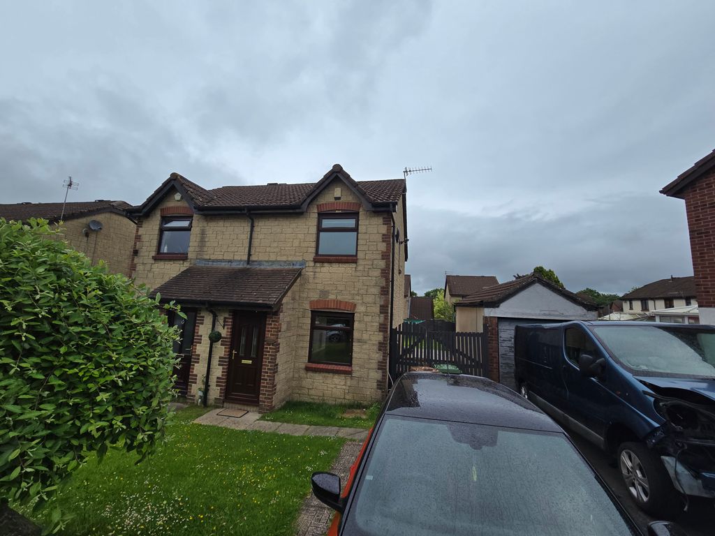 2 bed semidetached house to rent in Llyswen, Hengoed CF82, £750 pcm