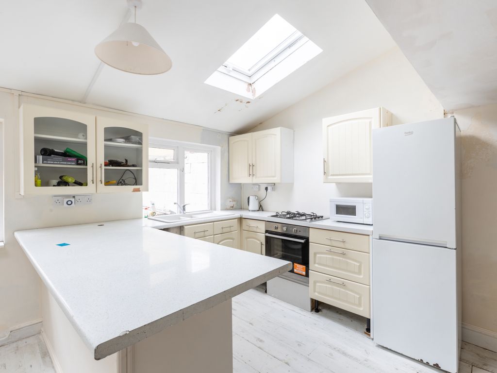 2 bed detached house for sale in Whitehorse Road, Croydon CR0 Zoopla