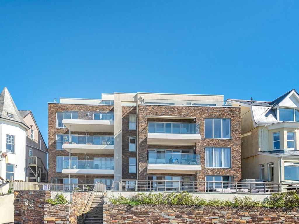 2 bed flat for sale in Headland Road, Fistral, Newquay TR7, £260,000