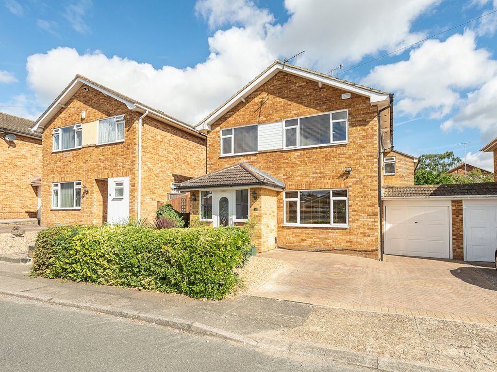 4 bed detached house for sale in Larch Avenue, Bricket Wood, St. Albans