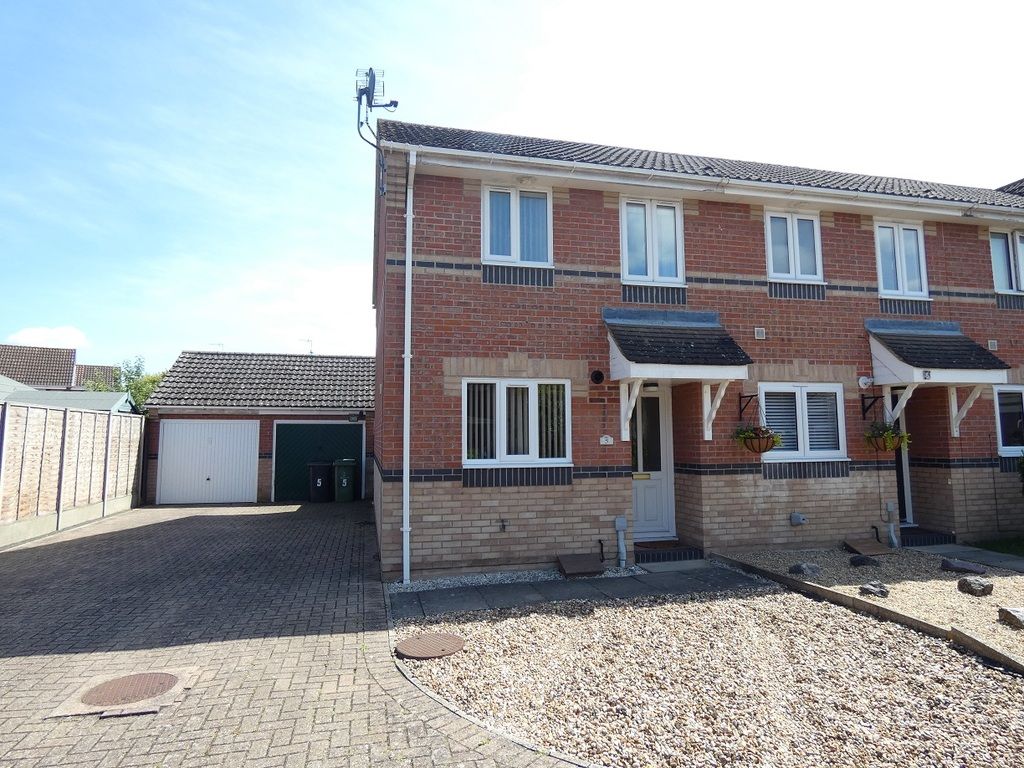 2 bed end terrace house to rent in Teasel Drive, Thetford IP24, £925