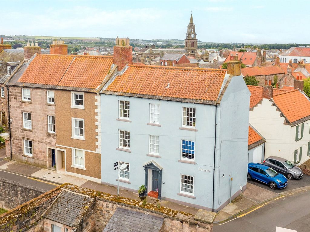 3 bed end terrace house for sale in Ravensdowne, BerwickUponTweed