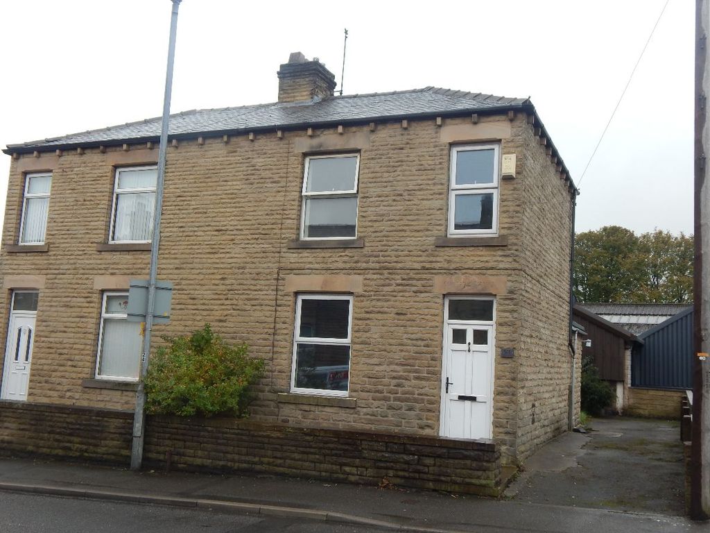 2 bed semidetached house to rent in Union Road, Liversedge WF15, £700