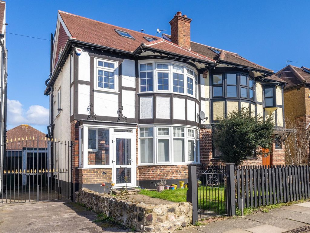 4 bed semidetached house for sale in Walfield Avenue, Whetstone N20