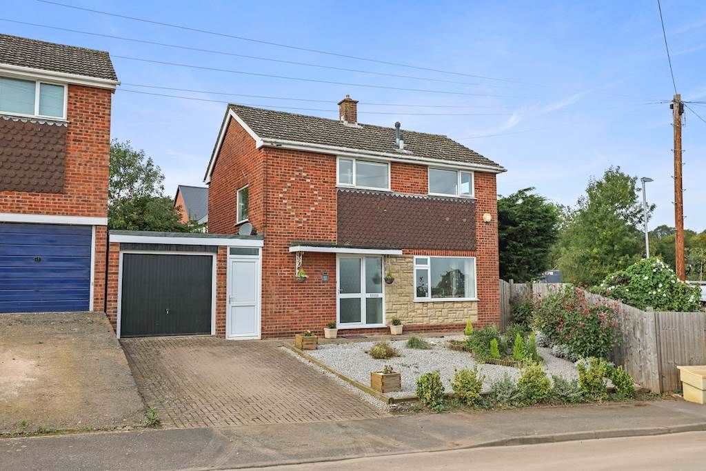 3 bed detached house for sale in 43 Broadlands Drive, Malvern WR14, £