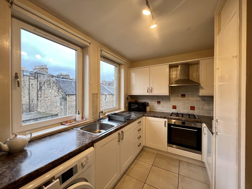 Studio to rent in Jamaica Mews, New Town, Edinburgh EH3, £730 pcm Zoopla