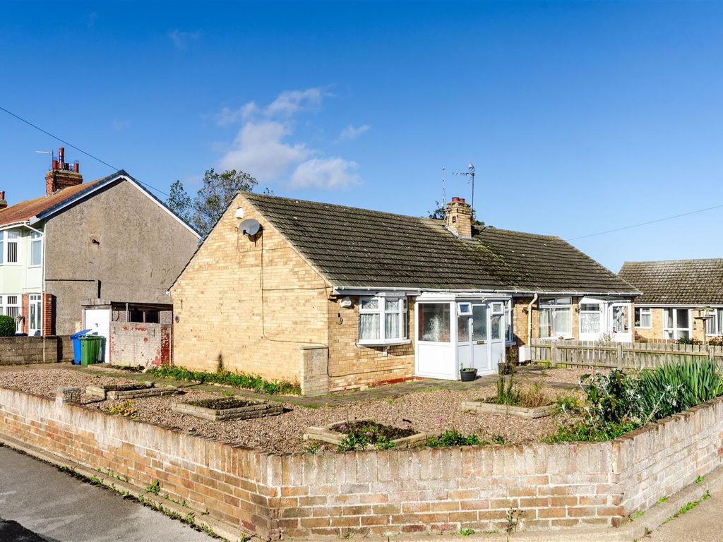 2 bed semidetached bungalow for sale in Seacroft Road, Withernsea HU19