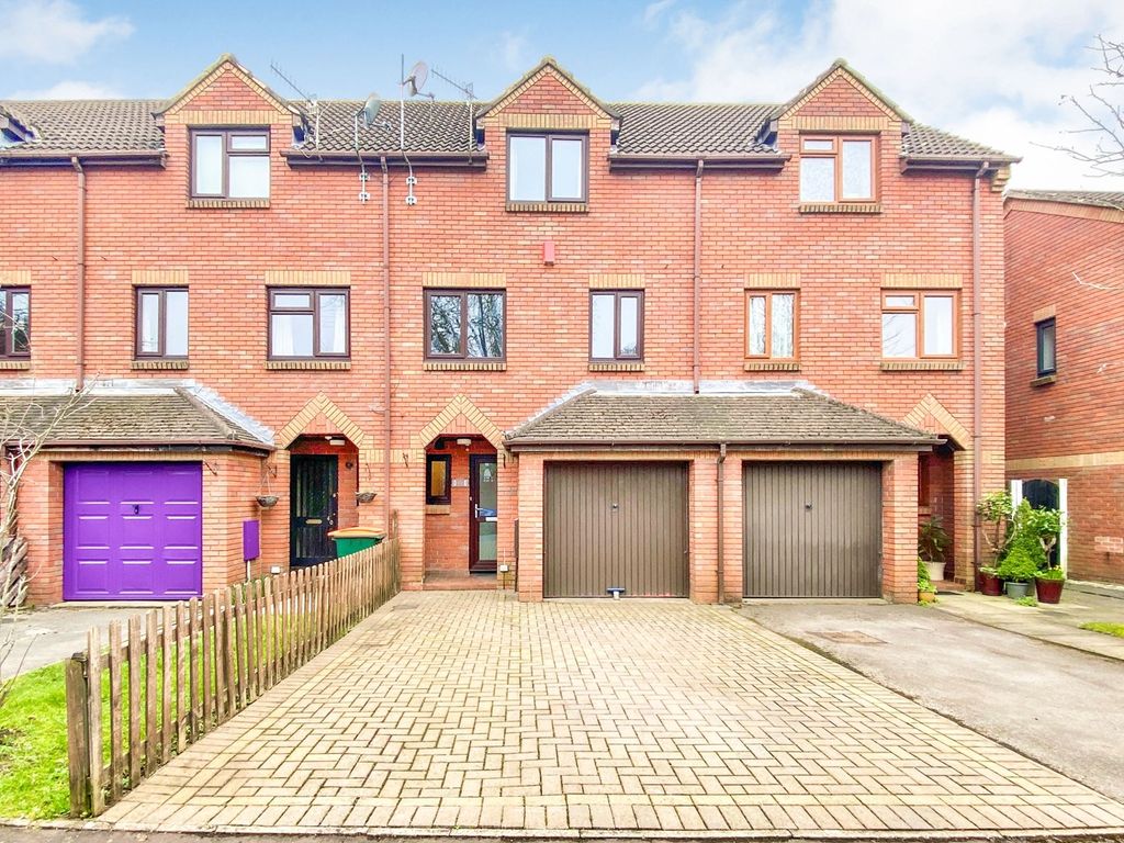 3 bed town house for sale in Churchmead, Bassaleg, Newport NP10 Zoopla
