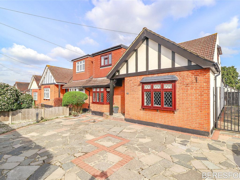 4 bed bungalow for sale in New Place Gardens, Upminster RM14, £875,000