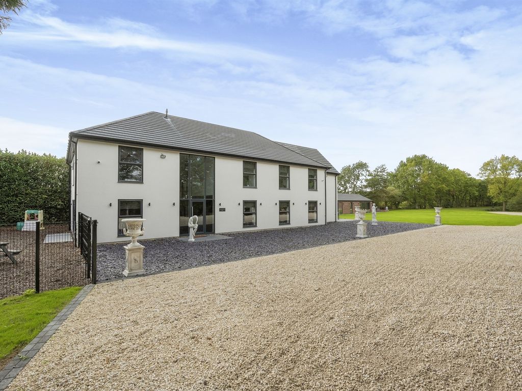 5 bed detached house for sale in Station Road, Sutton, Retford DN22, £