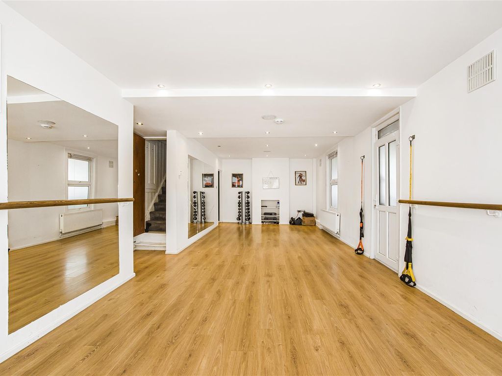 4 bed property for sale in Warren Road, Bexleyheath DA6 Zoopla