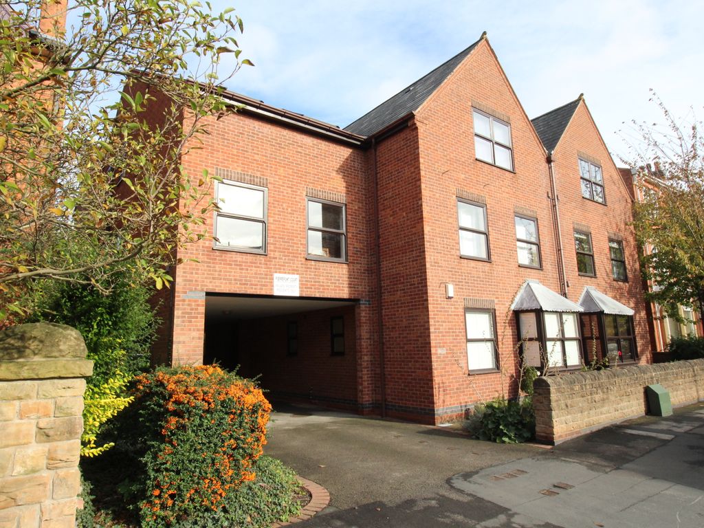 2 bed flat to rent in Trent Boulevard, West Bridgford, Nottingham NG2